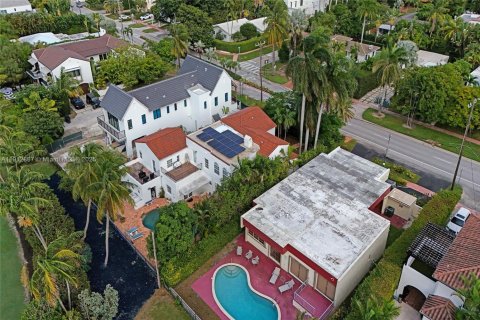 Casa en venta en Miami Beach, Florida, 8 dormitorios, 404.87 m2 № 2019271 - foto 8