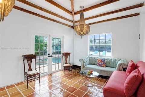 Casa en venta en Miami Beach, Florida, 8 dormitorios, 404.87 m2 № 2019271 - foto 30