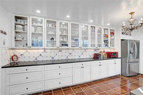 Casa en venta en Miami Beach, Florida, 8 dormitorios, 404.87 m2 № 2019271 - foto 25