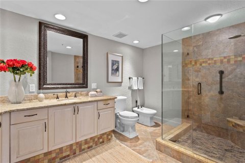 Condo in Saint Petersburg, Florida, 2 bedrooms № 2213417 - photo 26