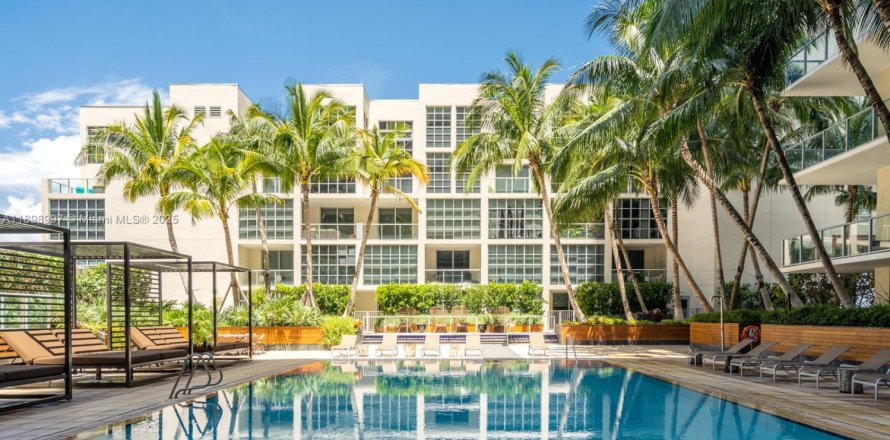 Condo in Miami, Florida, 2 bedrooms № 1954051