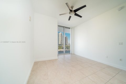 Condo in Miami, Florida, 2 bedrooms № 1954051 - photo 5