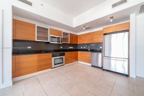 Condo in Miami, Florida, 2 bedrooms № 1954051 - photo 3