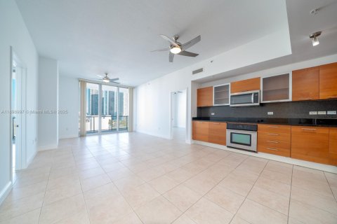 Condo in Miami, Florida, 2 bedrooms № 1954051 - photo 2