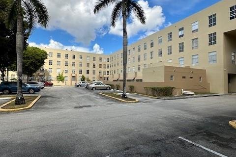 Condo à Hialeah, Floride, 1 chambre  № 1946064