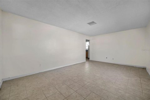 Immobilier commercial à vendre à Largo, Floride: 5 chambres, 171.5 m2 № 2101458 - photo 4