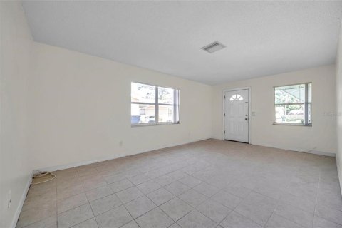 Immobilier commercial à vendre à Largo, Floride: 5 chambres, 171.5 m2 № 2101458 - photo 7