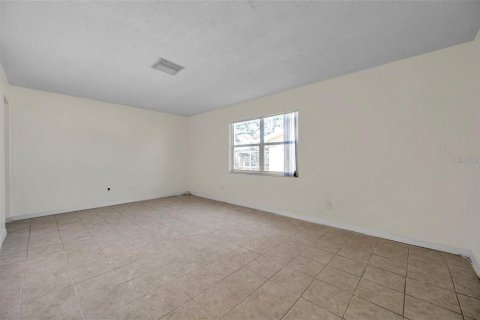 Immobilier commercial à vendre à Largo, Floride: 5 chambres, 171.5 m2 № 2101458 - photo 6