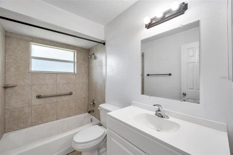 Immobilier commercial à vendre à Largo, Floride: 5 chambres, 171.5 m2 № 2101458 - photo 24
