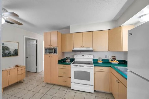 Immobilier commercial à vendre à Largo, Floride: 5 chambres, 171.5 m2 № 2101458 - photo 12