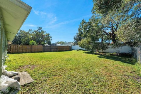 Immobilier commercial à vendre à Largo, Floride: 5 chambres, 171.5 m2 № 2101458 - photo 28