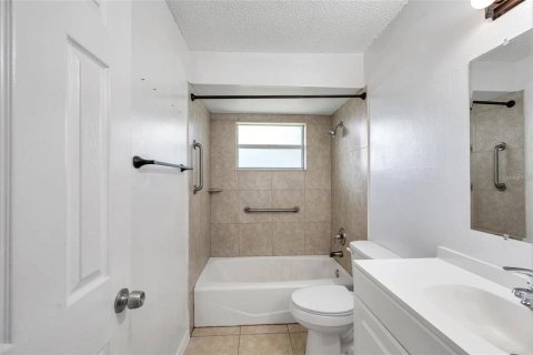 Immobilier commercial à vendre à Largo, Floride: 5 chambres, 171.5 m2 № 2101458 - photo 25