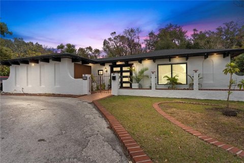 Casa en Altamonte Springs, Florida 8 dormitorios, 535.86 m2 № 2374024