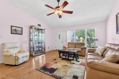 Condo in Clearwater, Florida, 2 bedrooms  № 2155830 - photo 4