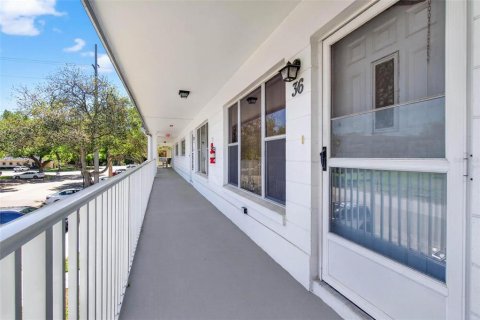 Condo in Clearwater, Florida, 2 bedrooms  № 2155830 - photo 2