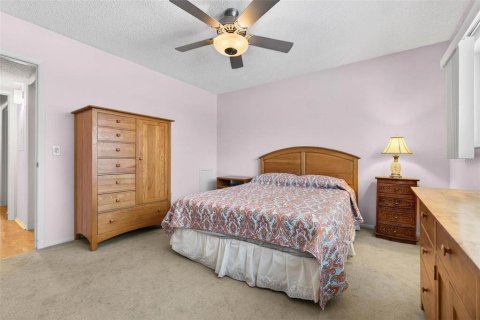 Condo in Clearwater, Florida, 2 bedrooms  № 2155830 - photo 16