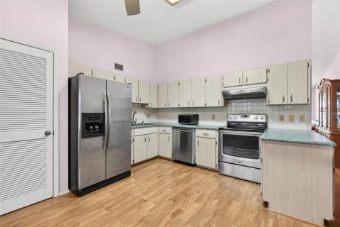Condo in Clearwater, Florida, 2 bedrooms  № 2155830 - photo 8