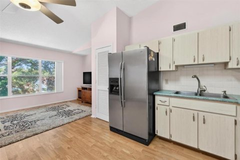 Condo in Clearwater, Florida, 2 bedrooms  № 2155830 - photo 6
