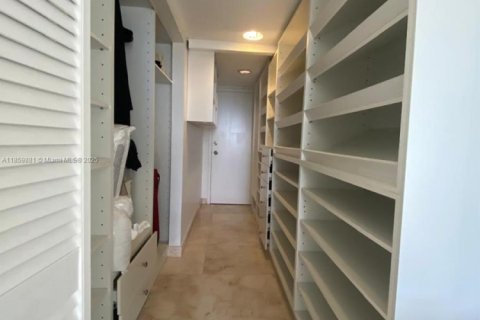 Copropriété à vendre à Miami, Floride: 2 chambres, 125.7 m2 № 1888340 - photo 14