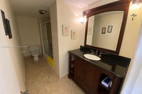 Copropriété à vendre à Miami, Floride: 2 chambres, 125.7 m2 № 1888340 - photo 11