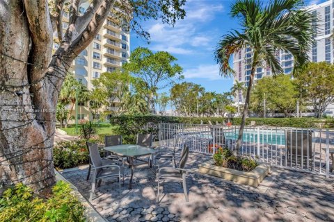 Copropriété à vendre à Miami, Floride: 2 chambres, 125.7 m2 № 1888340 - photo 3
