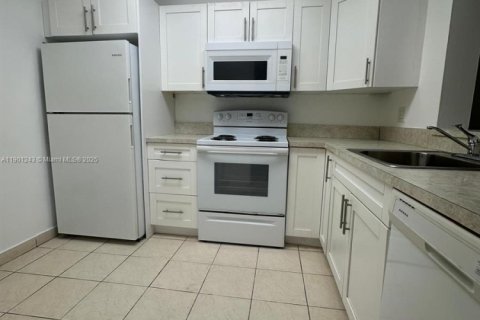Снять в аренду кондоминиум в Хайалиа, Флорида 1 спальня, 82.03м2, № 2081721 - фото 4