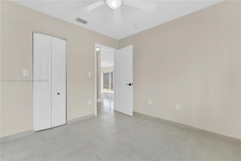 Casa en alquiler en Miami, Florida, 3 dormitorios, 116.31 m2 № 2041292 - foto 14