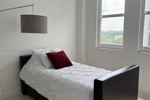 Condominio en venta en Coral Gables, Florida, 2 dormitorios, 90.12 m2 № 2074687 - foto 25