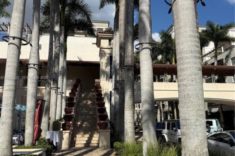 Condominio en venta en Coral Gables, Florida, 2 dormitorios, 90.12 m2 № 2074687 - foto 4