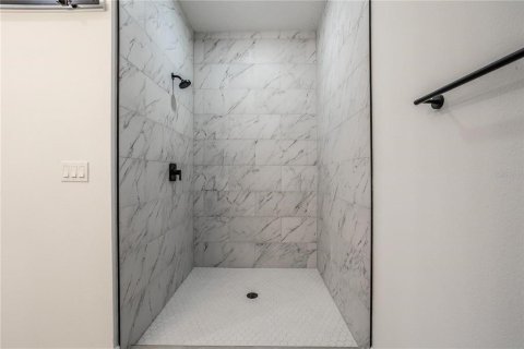 House in Kissimmee, Florida 3 bedrooms, 139.35 sq.m. № 2224300 - photo 13