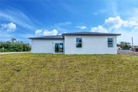 House in Kissimmee, Florida 3 bedrooms, 139.35 sq.m. № 2224300 - photo 17