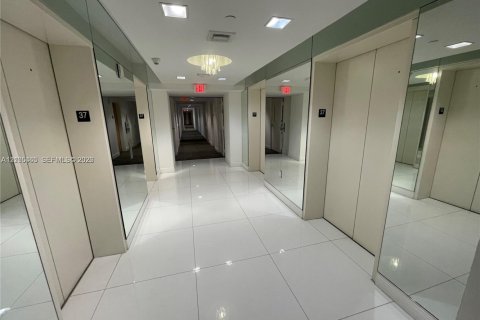 Copropriété à vendre à Miami, Floride: 1 chambre, 68.75 m2 № 2421207 - photo 4