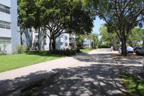 Condo in West Palm Beach, Florida, 1 bedroom  № 2242314 - photo 4