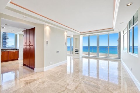 Condo in Fort Lauderdale, Florida, 4 bedrooms  № 2334359 - photo 8