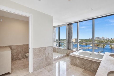 Condo in Fort Lauderdale, Florida, 4 bedrooms  № 2334359 - photo 21