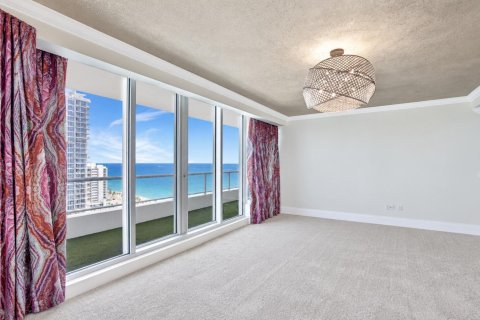 Condo in Fort Lauderdale, Florida, 4 bedrooms  № 2334359 - photo 17