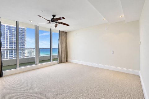 Condo in Fort Lauderdale, Florida, 4 bedrooms  № 2334359 - photo 10
