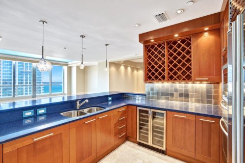 Condo in Fort Lauderdale, Florida, 4 bedrooms  № 2334359 - photo 15