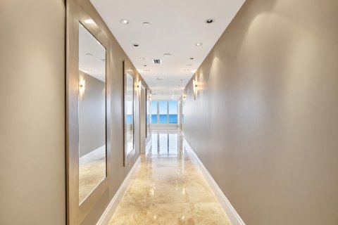 Condo in Fort Lauderdale, Florida, 4 bedrooms  № 2334359 - photo 3