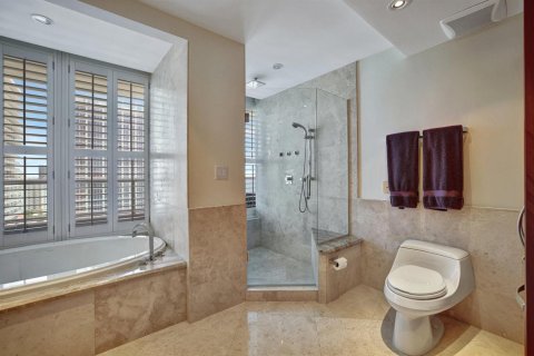 Condo in Fort Lauderdale, Florida, 4 bedrooms  № 2334359 - photo 12
