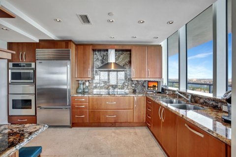 Condo in Fort Lauderdale, Florida, 4 bedrooms  № 2334359 - photo 28