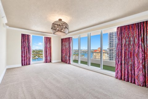 Condo in Fort Lauderdale, Florida, 4 bedrooms  № 2334359 - photo 18