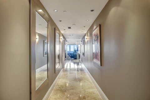 Condo in Fort Lauderdale, Florida, 4 bedrooms  № 2334359 - photo 27