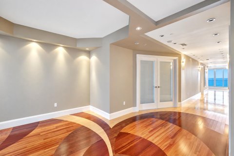 Condo in Fort Lauderdale, Florida, 4 bedrooms  № 2334359 - photo 2