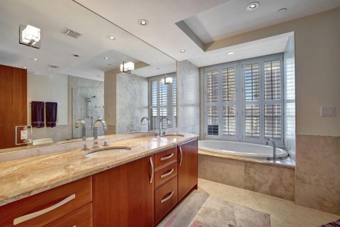 Condo in Fort Lauderdale, Florida, 4 bedrooms  № 2334359 - photo 11