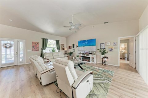 House in Rotonda, Florida 3 bedrooms, 172.98 sq.m. № 1557953 - photo 9