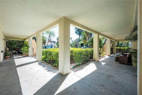 Immobilier commercial à vendre à Saint Petersburg, Floride: 713.49 m2 № 2415442 - photo 5