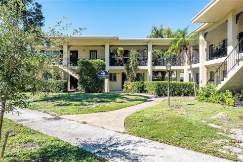 Immobilier commercial à vendre à Saint Petersburg, Floride: 713.49 m2 № 2415442 - photo 2