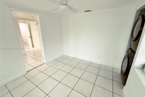 Villa ou maison à louer à Fort Lauderdale, Floride: 2 chambres, 219.62 m2 № 2397433 - photo 28