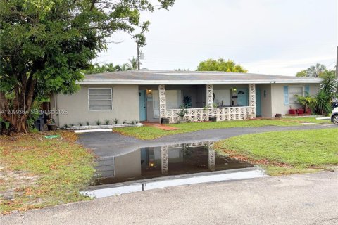 Villa ou maison à Fort Lauderdale, Floride 2 chambres, 219.62 m2 № 2397433